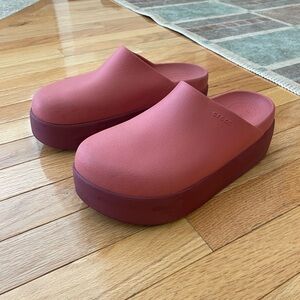CROCS Women's Red Platform Clogs